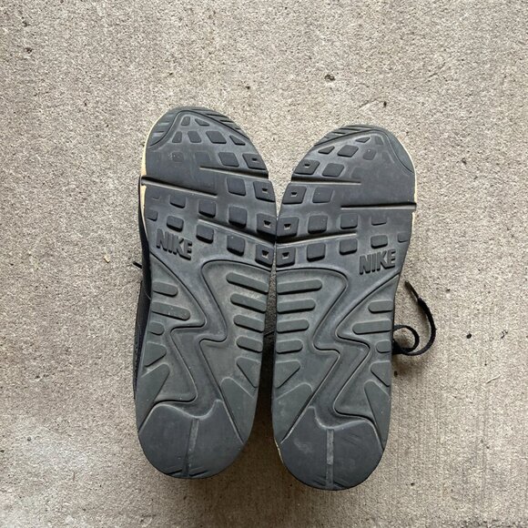 Men size -10.5 Nike Air Grey and Black shoes - Picture 2 of 8